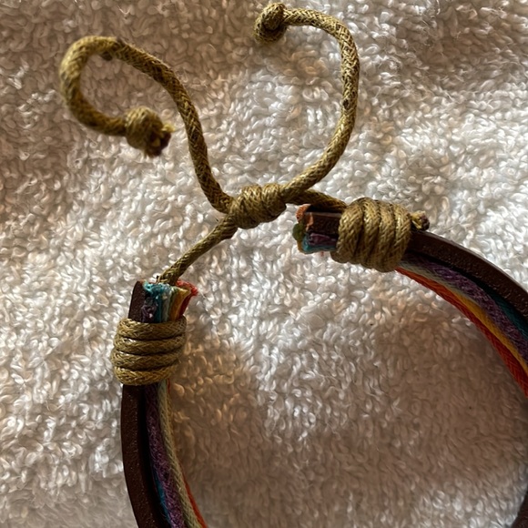 Leather and multicolored cord bracelet - Picture 3 of 3